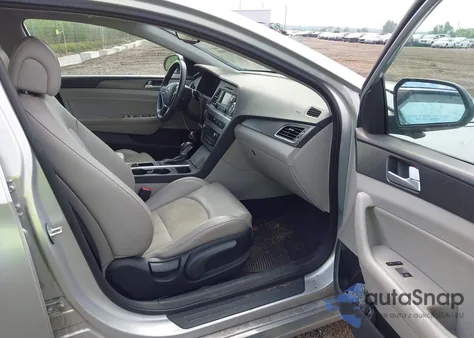 2015 Hyundai Sonata Sport z USA, uszkodzony, nr VIN 5NPE34AF9FH046476